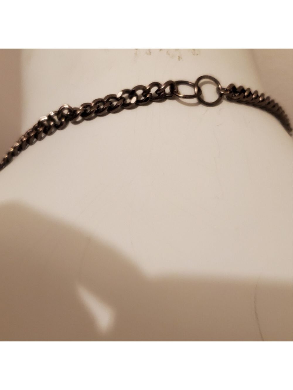 Bleeding Heart Chain Necklace - Picture 4 of 4